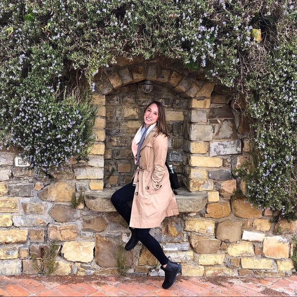 Meet your Posher, Jessica - Picture 1 of 1